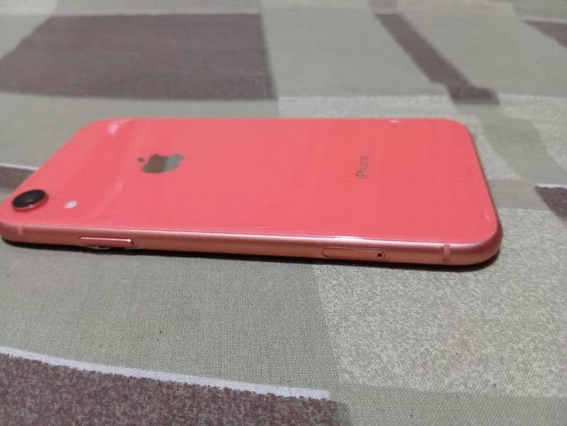 iPhone XR 0