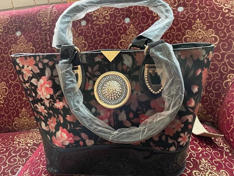 Beautiful A-1 quality women handbag for sale 9