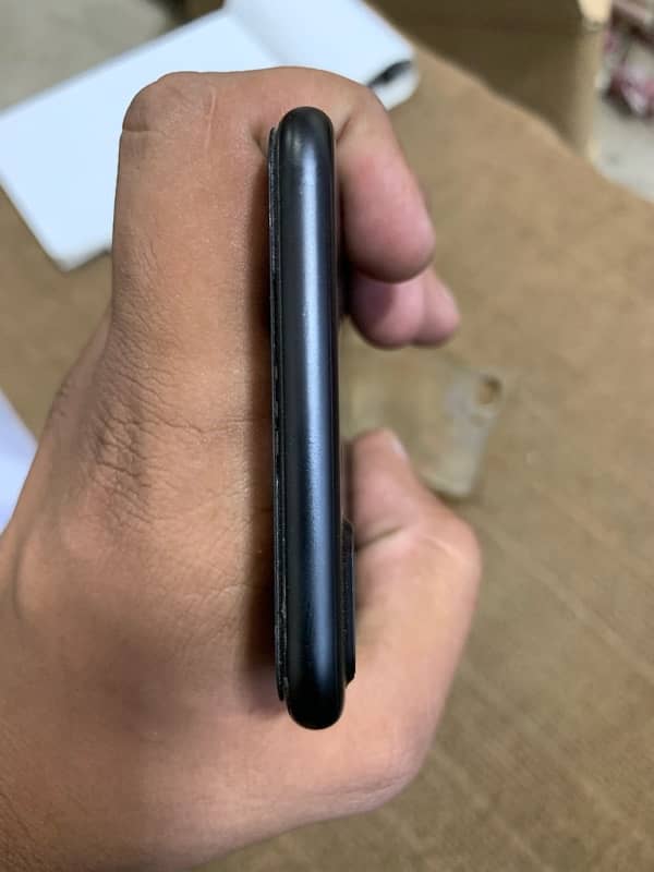 iphone 7 plus 128 gb pta approved black color 2