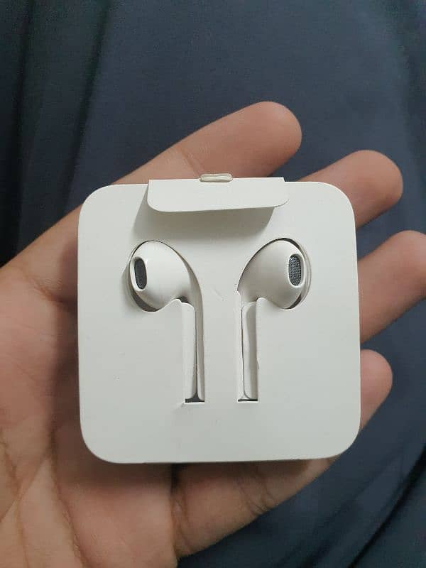 Apple Iphone Original Earphones 0