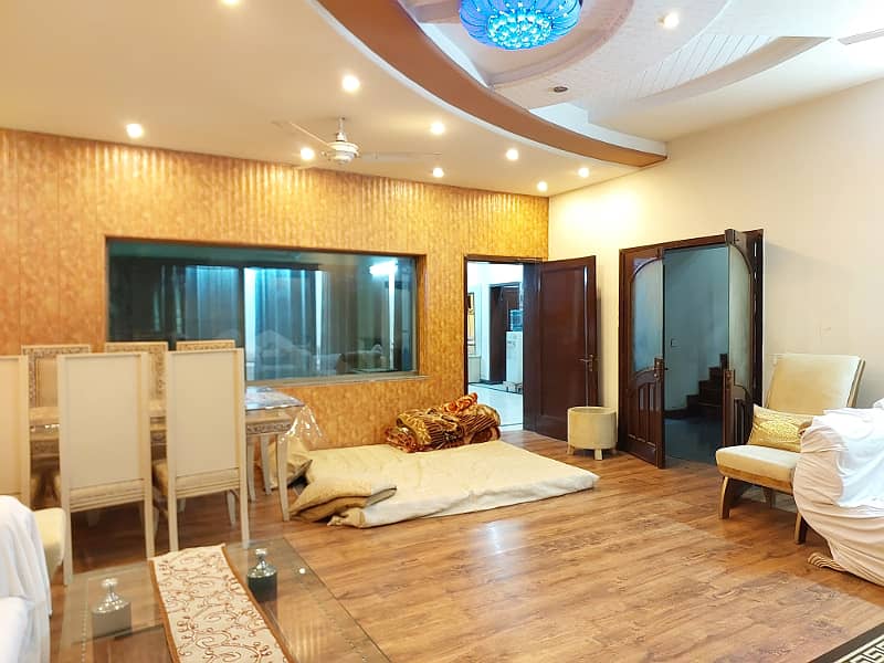 1 Kanal House Front 50 Feet Gated Area No Dp Pool Super Hot Location 10