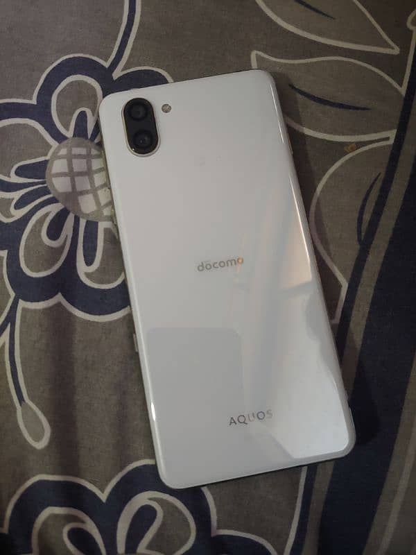 sharp Aquos r3 0