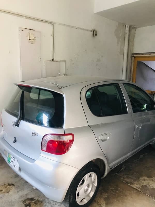 Toyota Vitz 2000 0