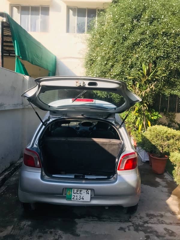 Toyota Vitz 2000 5