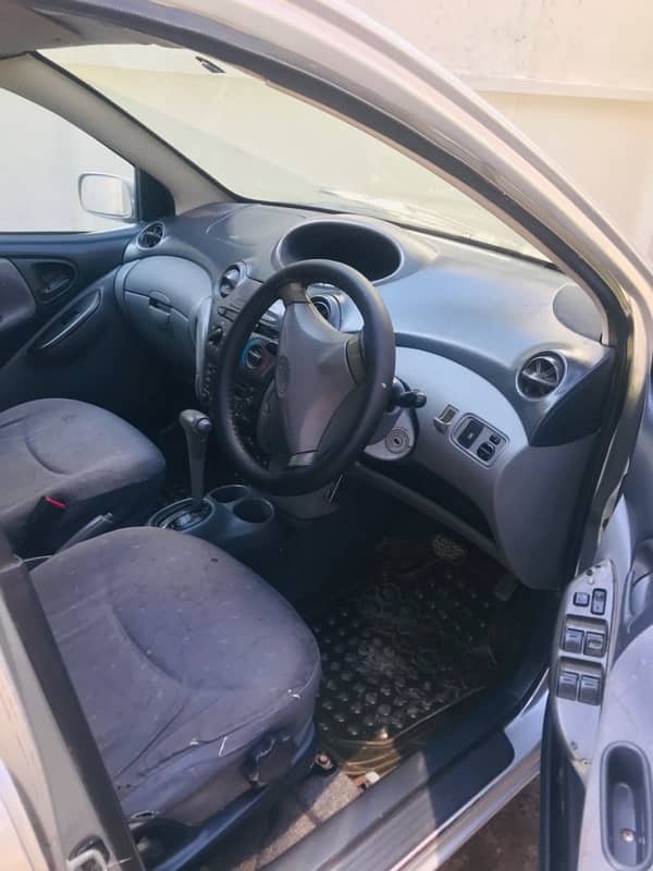 Toyota Vitz 2000 7