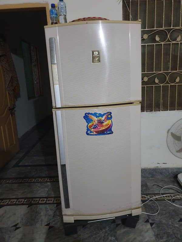 dawlnce fridge for sale 0