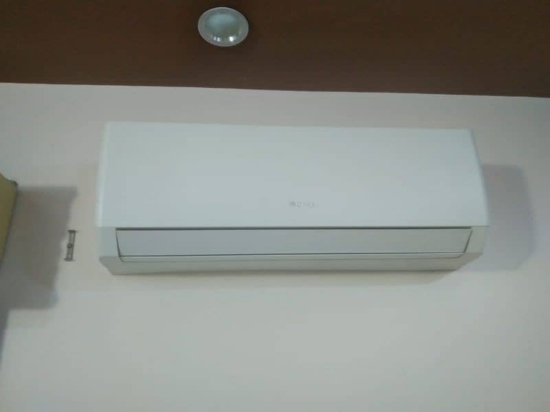 Gree 1 Ton Ac inventor for sale 0