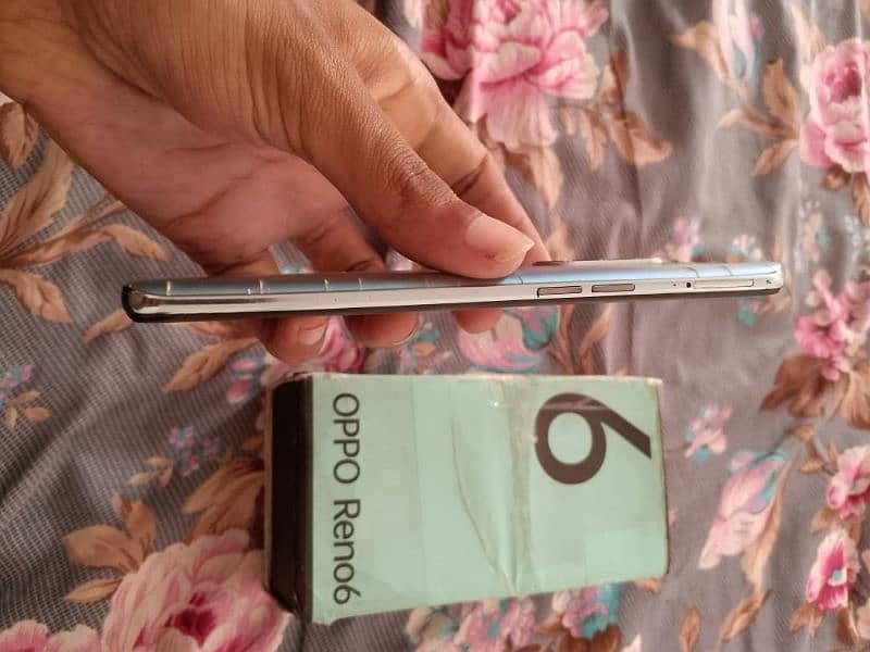 Oppo reno 6 8+4gb 128gb with box official approved 10/8 2