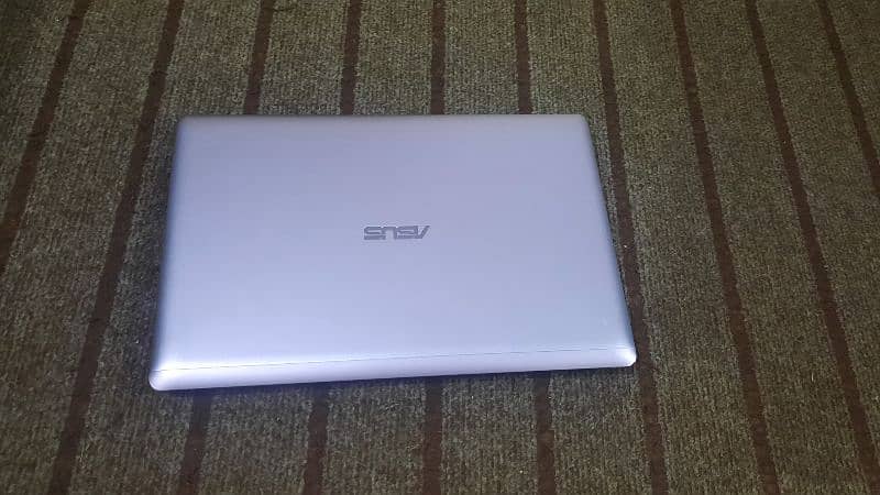 ASUS Q200E Laptop 2