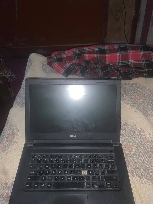 Dell Vostro 14 0