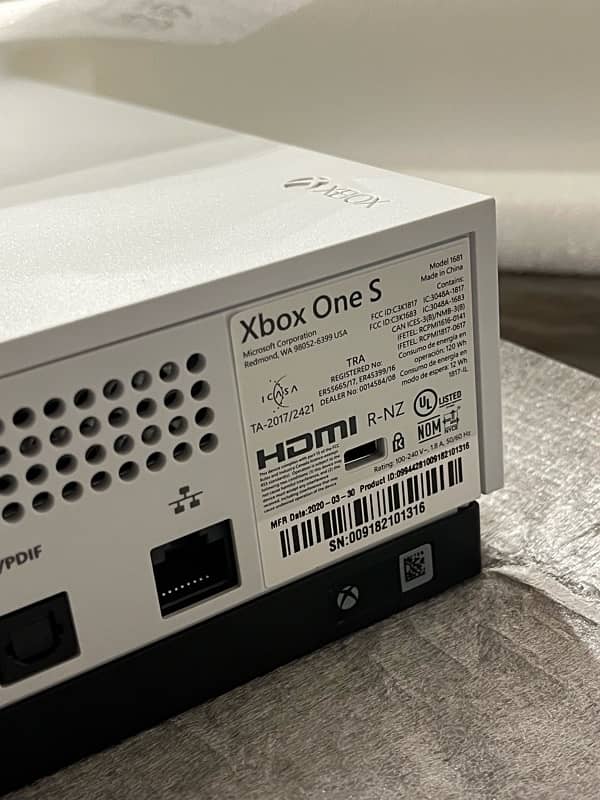 xbox one S 1 TB 0