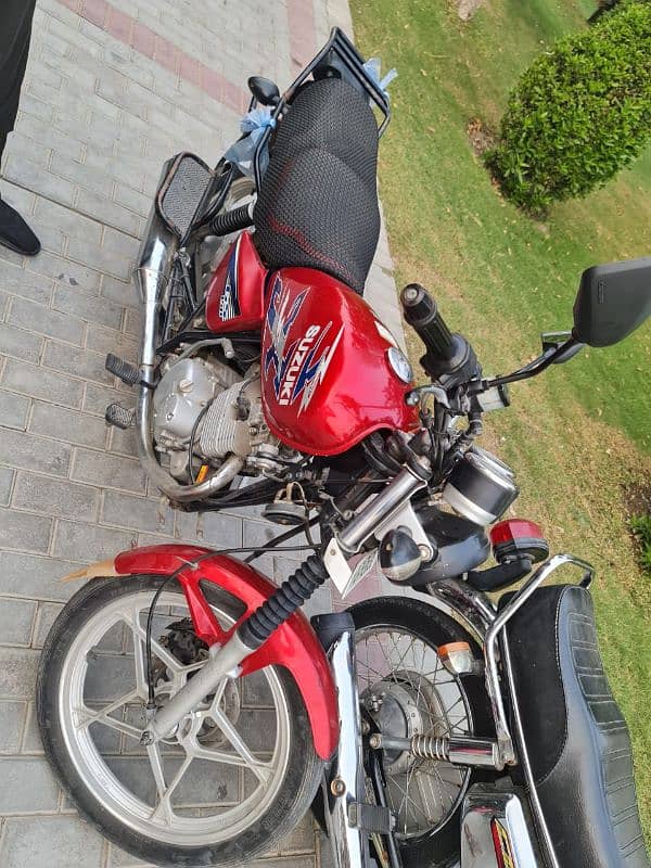 Suzuki gs 150se 3