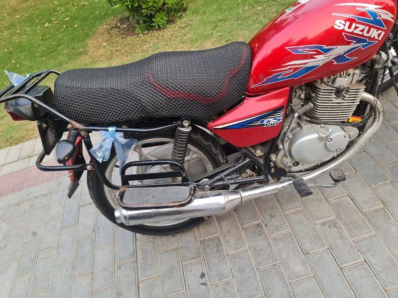 Suzuki gs 150se 10