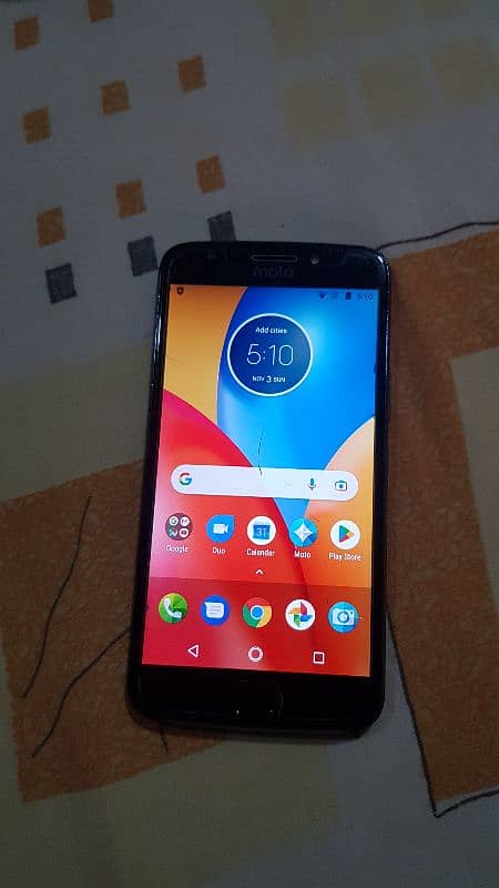 moto E4 plus 2gb 16gb extendable onky phone 1