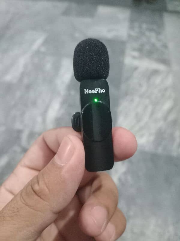 Wireless Microphone 4