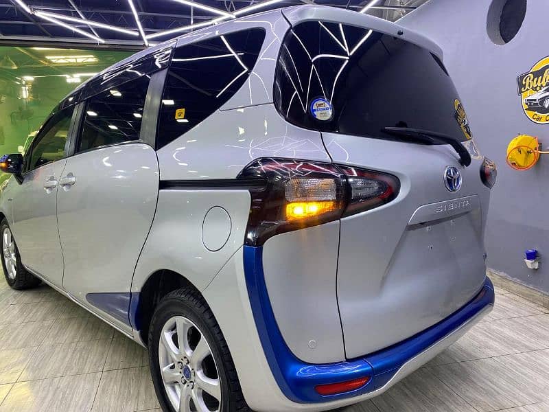 Toyota Sienta 2021 1