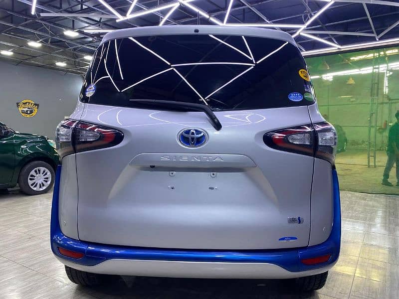 Toyota Sienta 2021 19