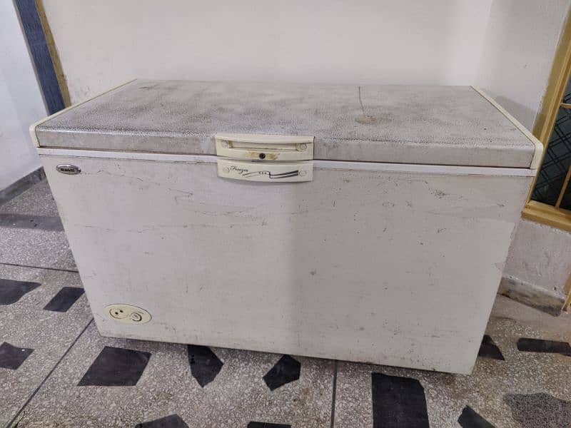 Freezer for sale (waves) 0