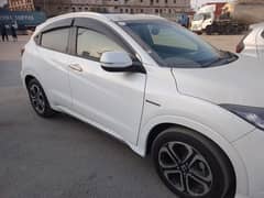 Honda Vezel 2016-22 hybrid White Z Package