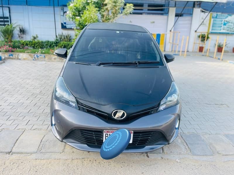 Toyota Vitz 2015/2018 with parking sensor 0