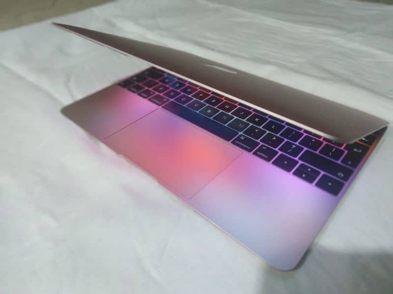 MacBook 2016 256gb m3 for sale 0