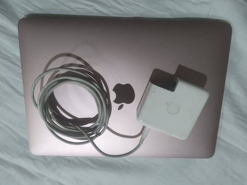 MacBook 2016 256gb m3 for sale 2