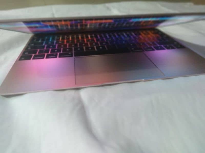 MacBook 2016 256gb m3 for sale 8