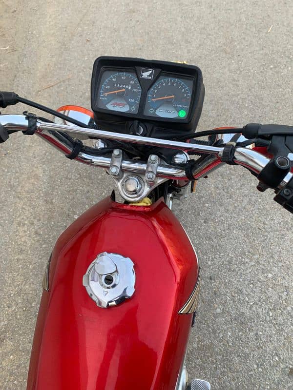 Honda 125 23 Red 6