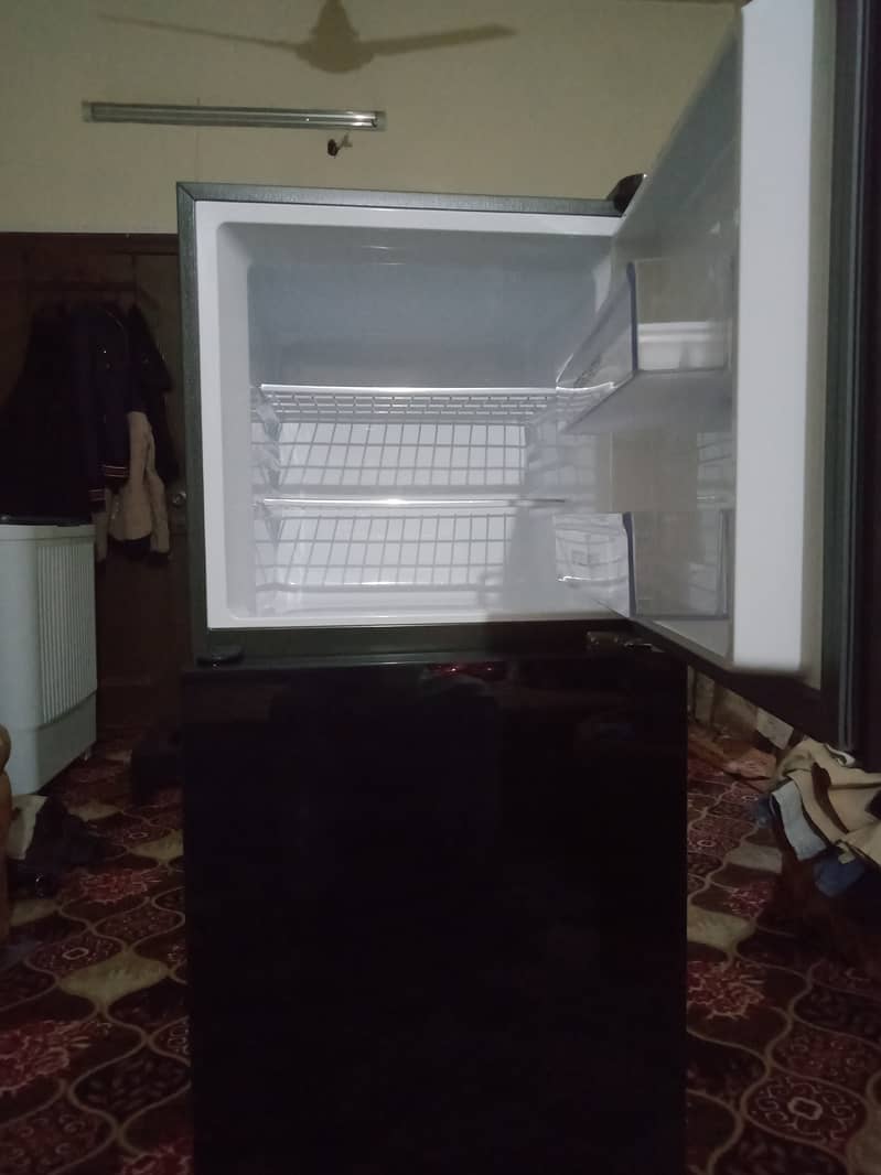 Haier E-star Refrigerator Model No. HRF-216EPB for Sale 8