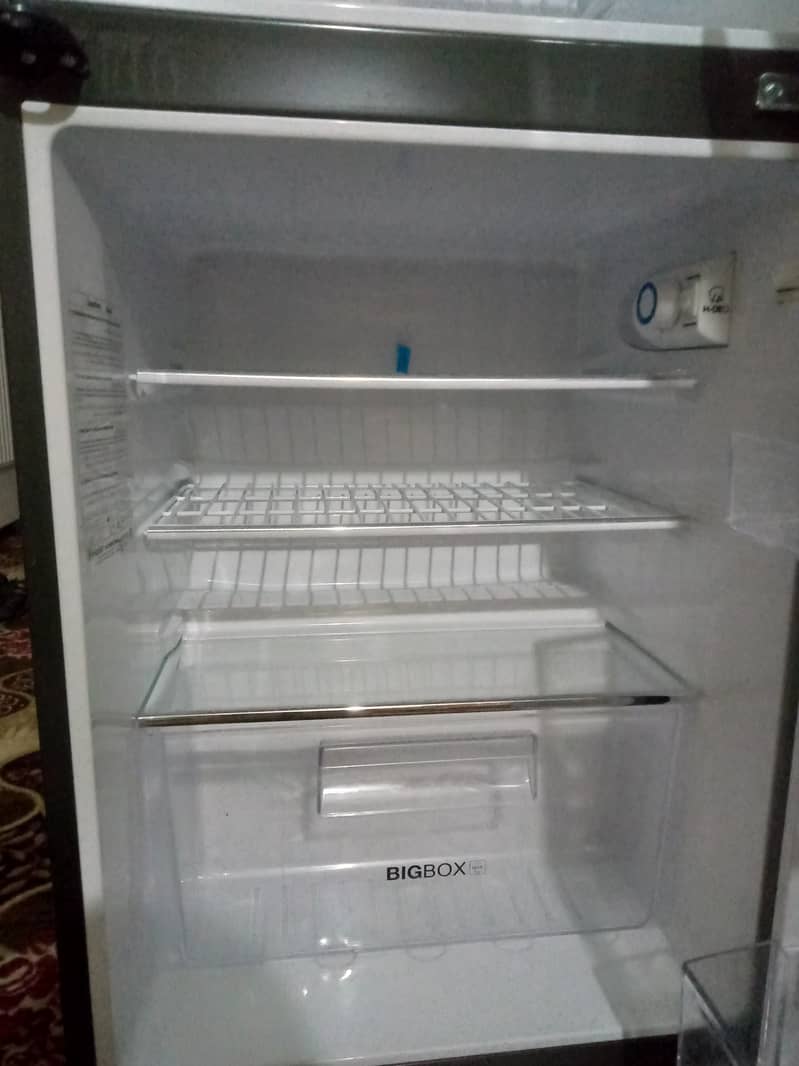 Haier E-star Refrigerator Model No. HRF-216EPB for Sale 12