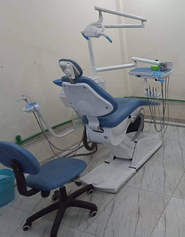 Dental Unit with LED light and built in LED Ultrasonic Scaler 1