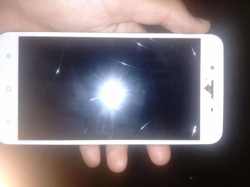 Vivo y66. Glass crack but touch working. WhatsApp number:: 03435545231 4