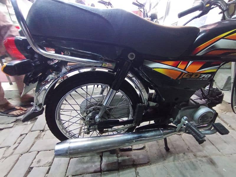 Honda CD70 4