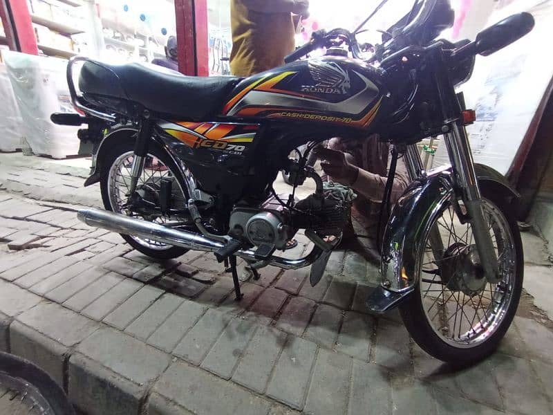 Honda CD70 9