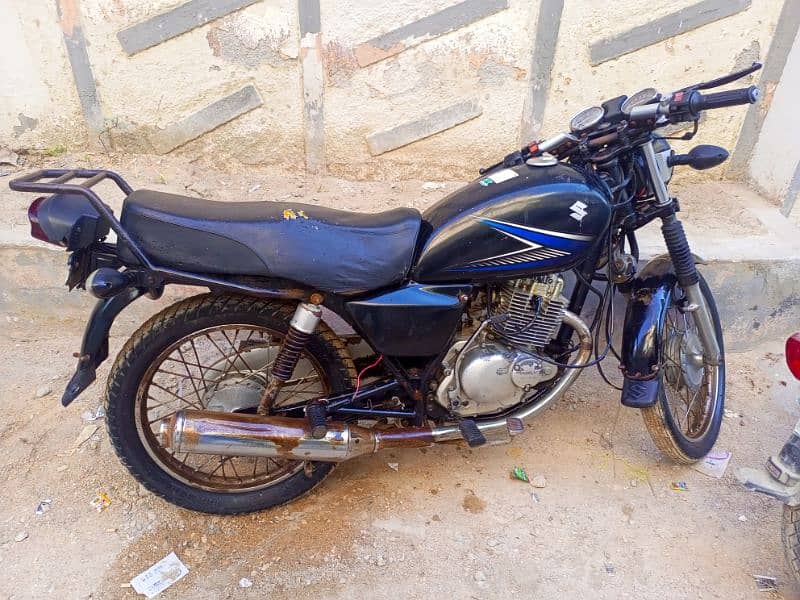 Suzuki GS 150 Sprots 3