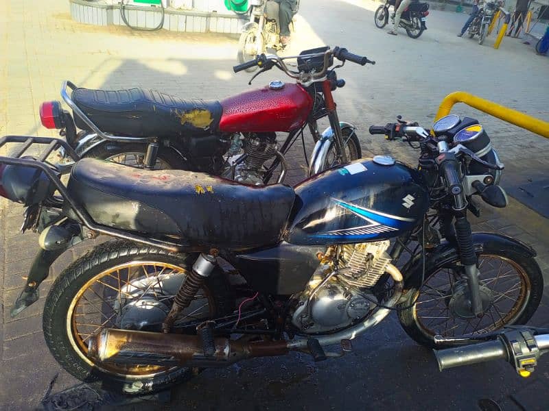 Suzuki GS 150 Sprots 4