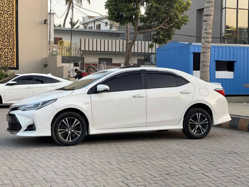 Toyota Corolla Altis 2022 4