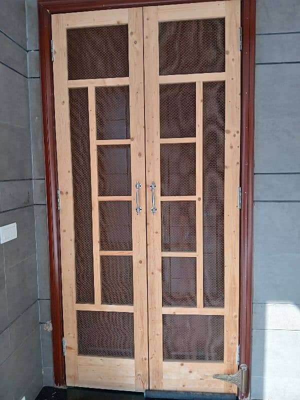 Jaali Ka Main Door 1