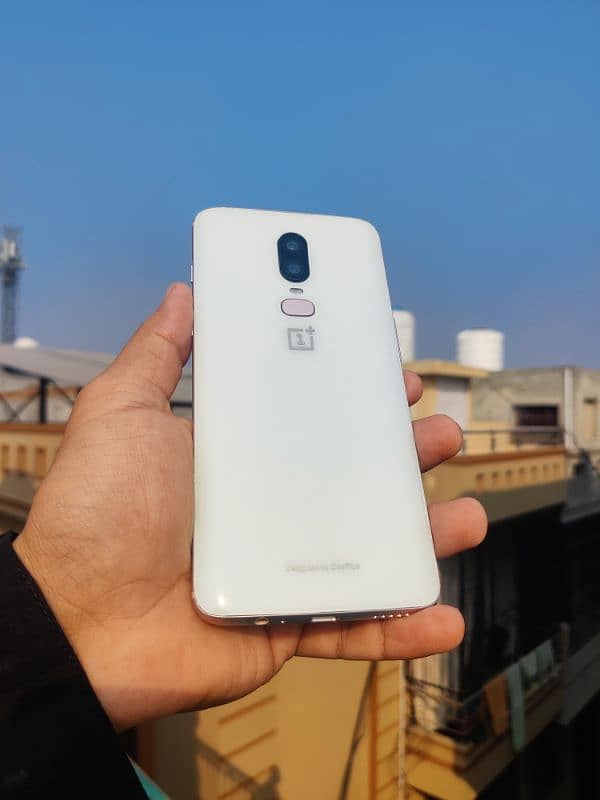 OnePlus 6 panda edition 0