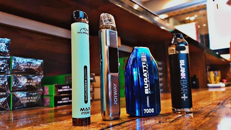 vapes ,mod ,disposable, are available and flavours 0