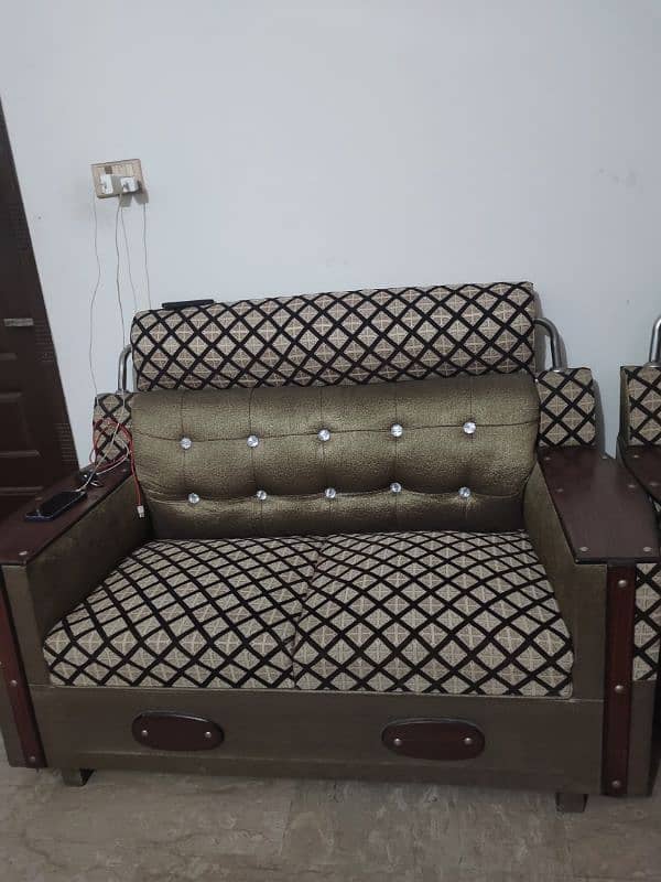 Sofa Set 3 in 1 - 6 Seater Just like New 1