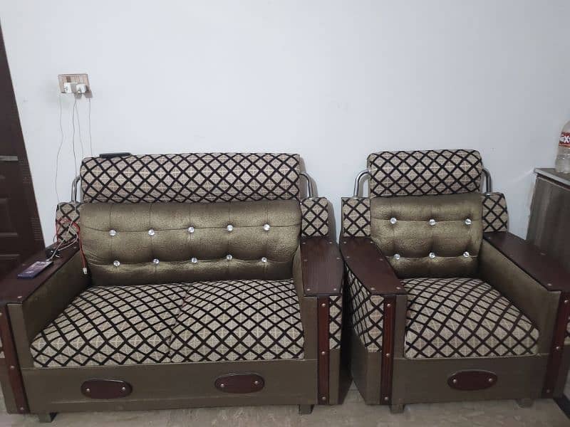 Sofa Set 3 in 1 - 6 Seater Just like New 3