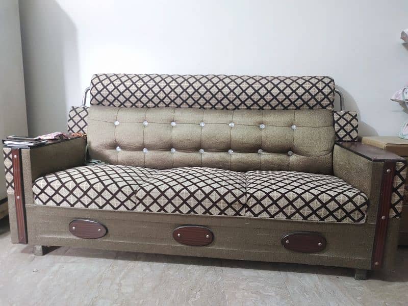 Sofa Set 3 in 1 - 6 Seater Just like New 6