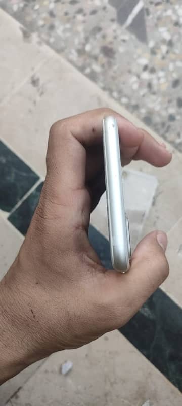 iPhone 7plus jv hai 32gm haelt 99 only Brettry change 5