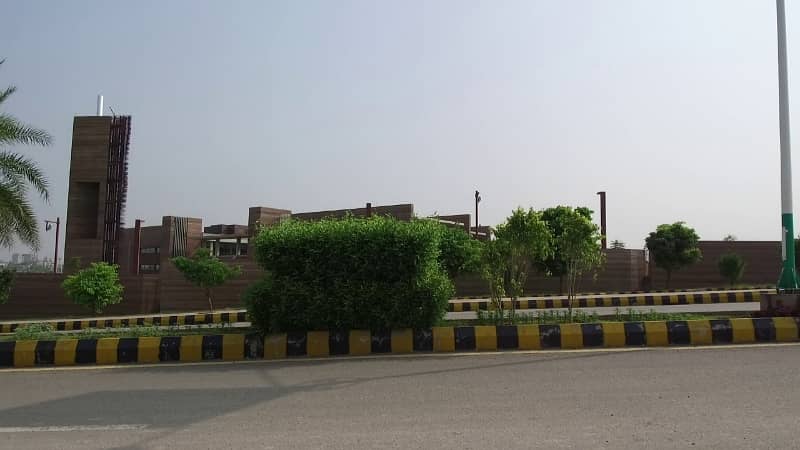 A Stunning Commercial Plot Is Up For Grabs In Gulberg Civic Center Islamabad 8