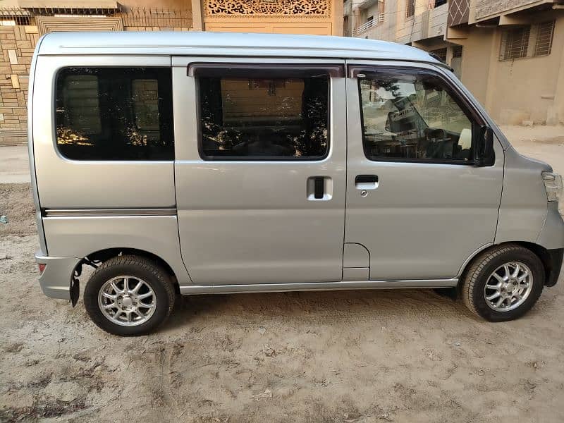 Daihatsu Hijet 2019 5