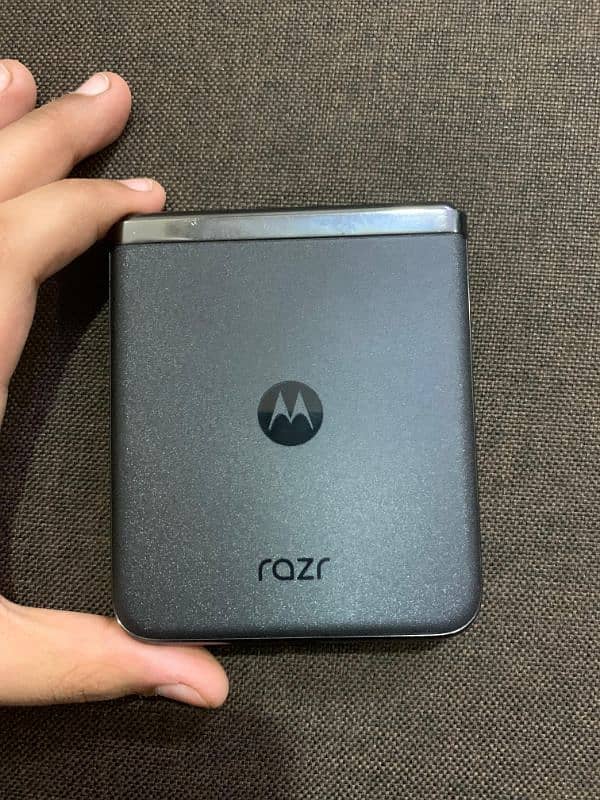 Motorola RAZR plus 2023 2