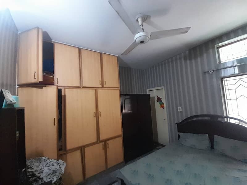 5 Marla Single Story House Available In Liaqat Coloney 4