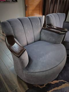 5 seater sofa (Urgent sale) (fixed Price)