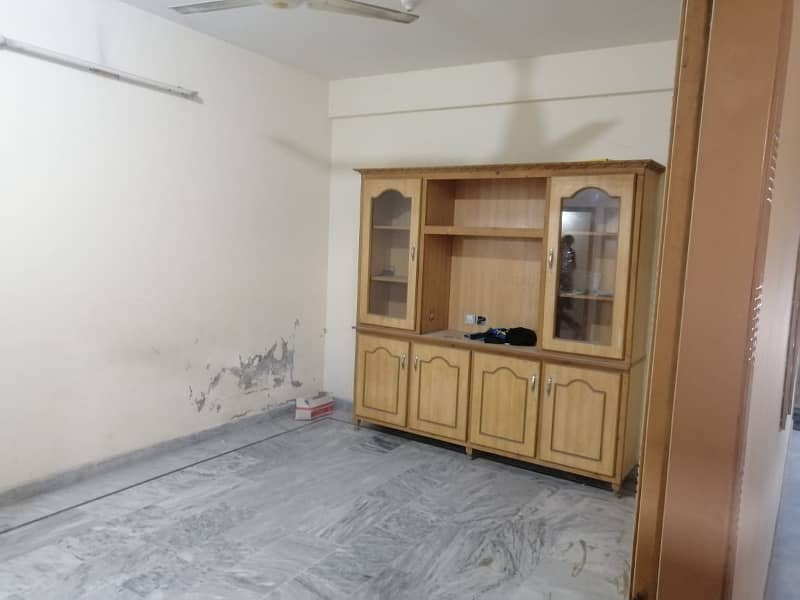 Family flat in Wakeel colony 3